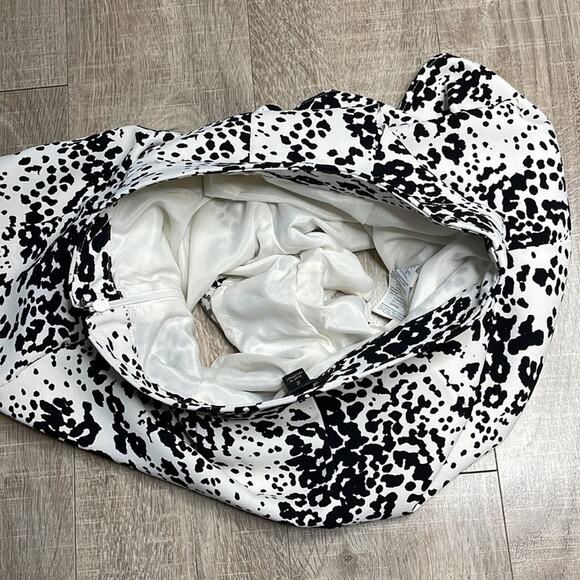 J. CREW Black White Animal Print Side Zip Shorts Women’s Size 2 - Picture 7 of 8